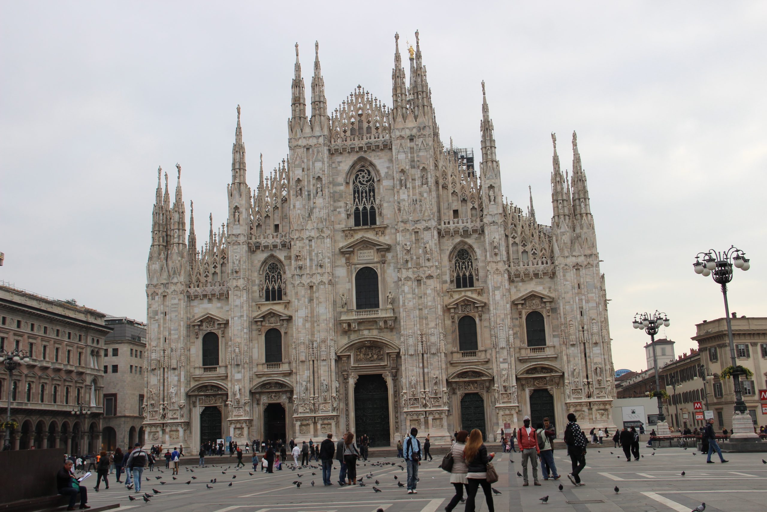Дуомо ди Милано фото вертикальное.